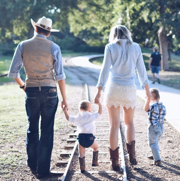 Meet your Posher, Zandra - Picture 2 of 2